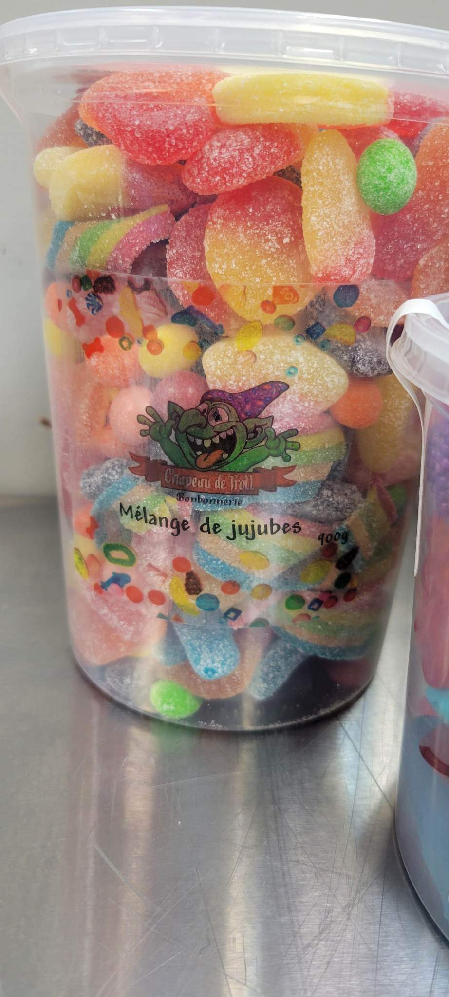 Seaux 900g de bonbons Chapeau de troll (caisse de 12 unités) - Québec Candy
